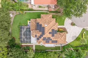 930 Southern Pine Ct NE, Saint Petersburg, FL 33703 - Photo 2