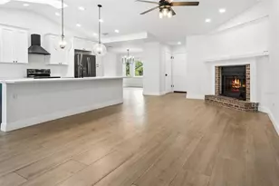 1046 Sylvia Ln, Tampa, FL 33613 - Photo 6