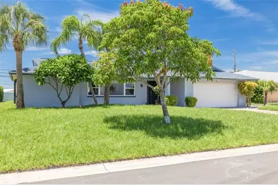8960 140th Street, Seminole, FL 33776 - Photo 2