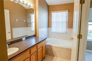 3043 Pointeview Dr, Tampa, FL 33611 - Photo 12