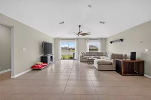 5420 Leslie Canyon Dr, Wimauma, FL 33598 - Photo 10