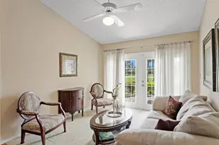14607 Village Glen Cir, Tampa, FL 33618 - Photo 18