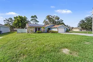 8422 Spring Hill Dr, Spring Hill, FL 34608 - Photo 4