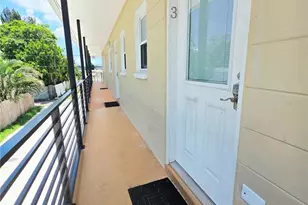 2807 41st Ave N, Saint Petersburg, FL 33714 - Photo 2