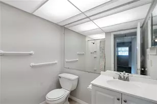 201 Kings Blvd, Sun City Center, FL 33573 - Photo 10