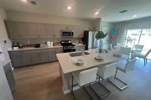 7568 Hydrangea Ln, Wesley Chapel, FL 33545 - Photo 2