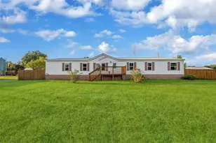 3858 E Knights Griffin Rd, Plant City, FL 33565 - Photo 1