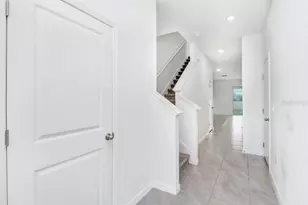 398 Mangrove Shade Cir, Apollo Beach, FL 33572 - Photo 4