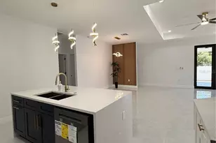 8208 N Elmer St, Tampa, FL 33604 - Photo 12