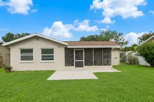 1633 St Catherine Dr E, Dunedin, FL 34698 - Photo 4
