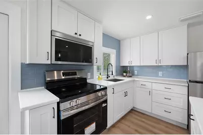 2547 Kingston Street S, Saint Petersburg, FL 33711 - Photo 8