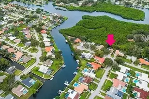 1874 Wateroak Dr W, Clearwater, FL 33764 - Photo 20
