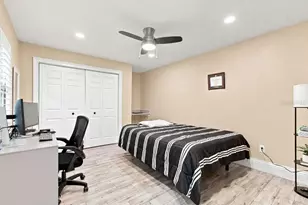 17933 Eagle Ln, Lutz, FL 33558 - Photo 16
