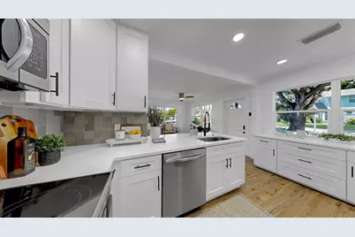 4112 W Lawn Avenue, Tampa, FL 33611 - Photo 8