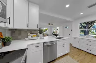 4112 W Lawn Ave, Tampa, FL 33611 - Photo 8
