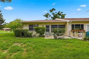 2211 Lark Cir W, Palm Harbor, FL 34684 - Photo 14