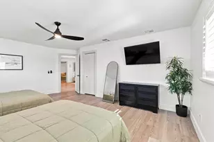 320 Palm Island NE, Clearwater Beach, FL 33767 - Photo 16