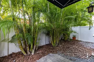 222 S Audubon Ave, Tampa, FL 33609 - Photo 38
