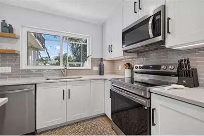 1472 47th Avenue NE, Saint Petersburg, FL 33703 - Photo 18