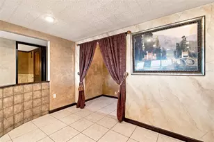 5700 Mariner St, Tampa, FL 33609 - Photo 10