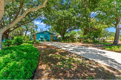 2159 Barcelona Way, Saint Petersburg, FL 33712 - Photo 4
