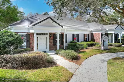 657 W Lumsden Road, Brandon, FL 33511 - Photo 2