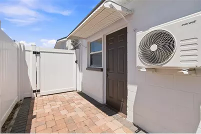 6033 Ambassador Drive, Tampa, FL 33615 - Photo 14