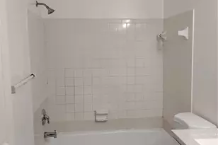 116 Southwest Jefferson Cir N, Saint Petersburg, FL 33703 - Photo 8