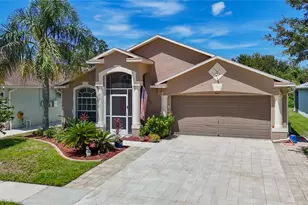 7441 Tower Bridge Dr, Wesley Chapel, FL 33545 - Photo 2