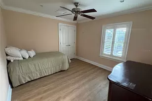 4974 Coquina Key Dr SE, Saint Petersburg, FL 33705 - Photo 12