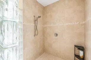 2557 Marblehead Dr, Sarasota, FL 34231 - Photo 22
