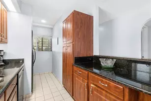 819 Bahia Del Sol Dr, Ruskin, FL 33570 - Photo 10