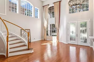 10226 Deercliff Dr, Tampa, FL 33647 - Photo 2