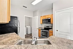10467 Villa View Cir, Tampa, FL 33647 - Photo 6