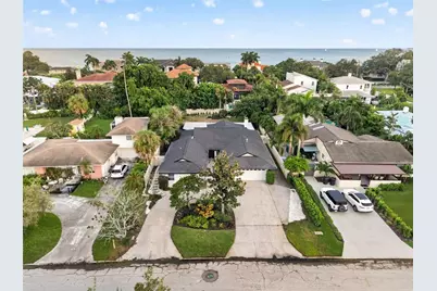 219 Miramar Boulevard NE, Saint Petersburg, FL 33704 - Photo 2