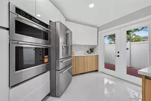 219 Miramar Blvd NE, Saint Petersburg, FL 33704 - Photo 12