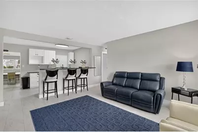 10420 N 22nd Street, Tampa, FL 33612 - Photo 2