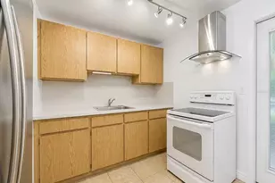 6512 W Chelsea St, Tampa, FL 33634 - Photo 12