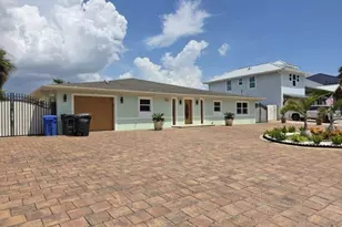 3927 E Eden Roc Cir, Tampa, FL 33634 - Photo 2