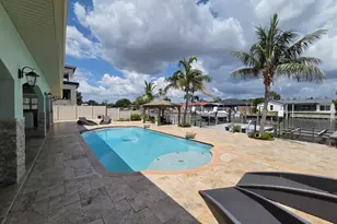 3927 E Eden Roc Cir, Tampa, FL 33634 - Photo 32