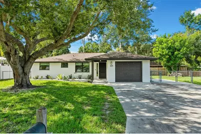 2874 Davis Boulevard, Sarasota, FL 34237 - Photo 2