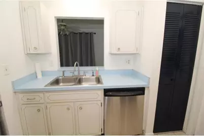 707 Huxley Place #7, Sun City Center, FL 33573 - Photo 8