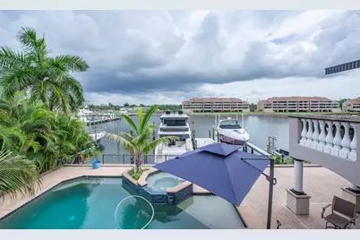 6113 Pasadena Point Boulevard, Gulfport, FL 33707 - Photo 24