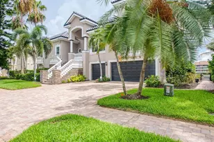 6113 Pasadena Point Blvd, Gulfport, FL 33707 - Photo 4