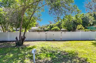 11707 Carver St, Thonotosassa, FL 33592 - Photo 1