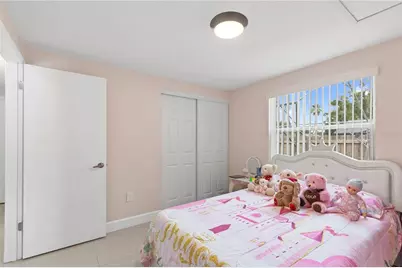 10112 Enchanted Oaks Court, Tampa, FL 33615 - Photo 8