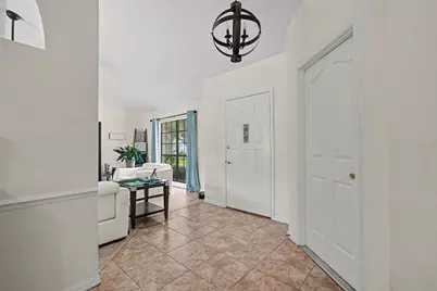 37147 Foxrun Place, Zephyrhills, FL 33542 - Photo 6