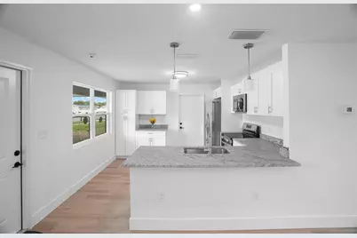 4406 W Wallace Avenue, Tampa, FL 33611 - Photo 6