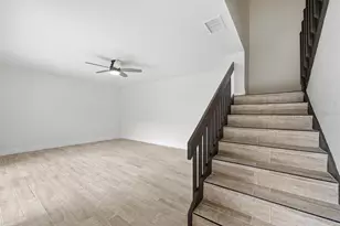 15446 E Pond Woods Dr, Tampa, FL 33618 - Photo 18