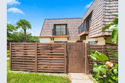 15446 E Pond Woods Drive #15446, Tampa, FL 33618 - Photo 2